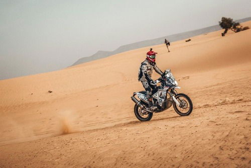 Africa Eco Race. D-8. Poskitt, KTM, nell’affresco di Tidjikja (3)