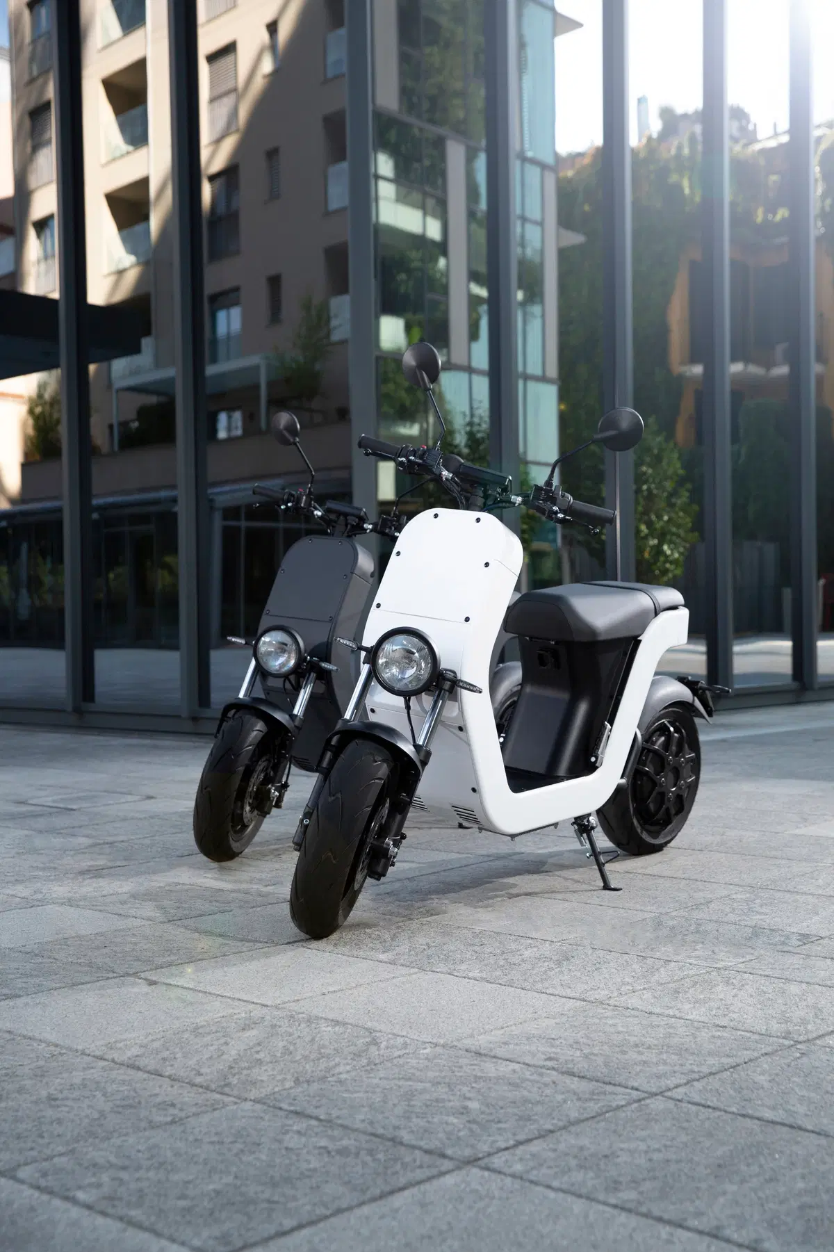 ME Scooter e Mr. Martini insieme all'insegna del design  (11)