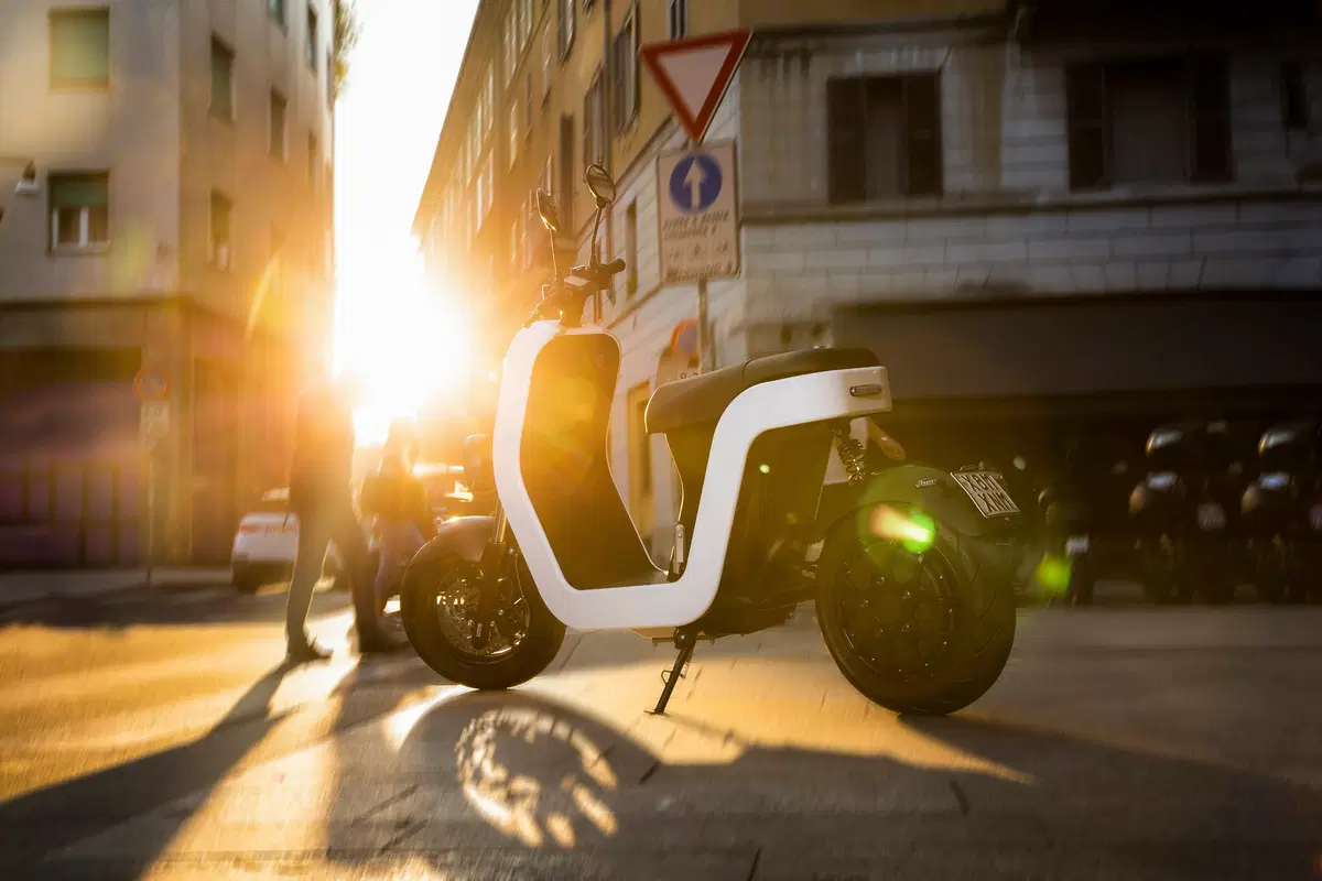 ME Scooter e Mr. Martini insieme all'insegna del design  (18)