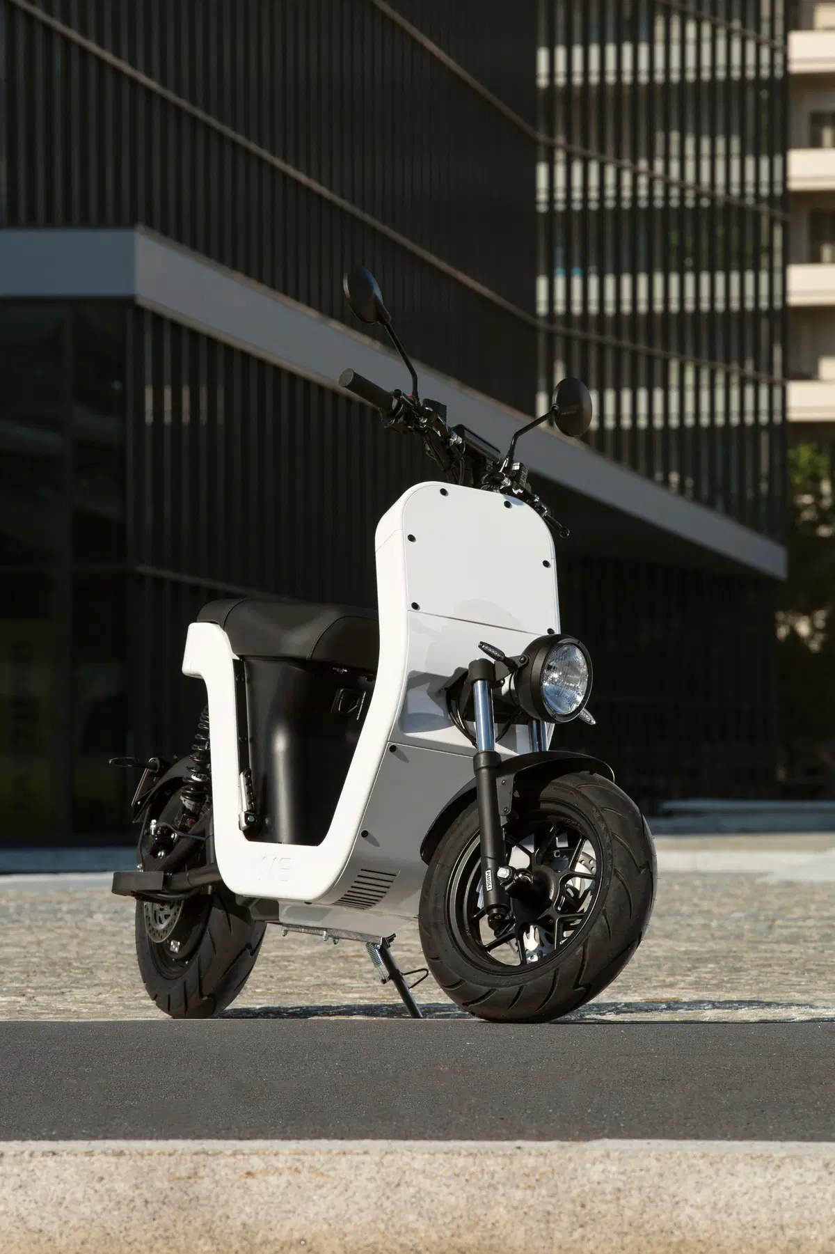 ME Scooter e Mr. Martini insieme all'insegna del design  (17)