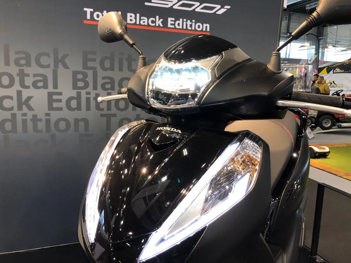 Honda: SH300 Total Black a Motor Bike Expo 2020