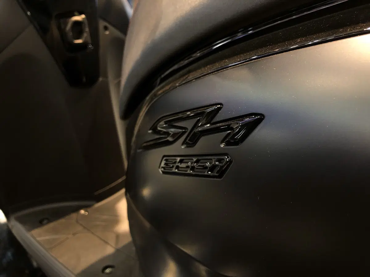 Honda: SH300 Total Black a Motor Bike Expo 2020 (5)