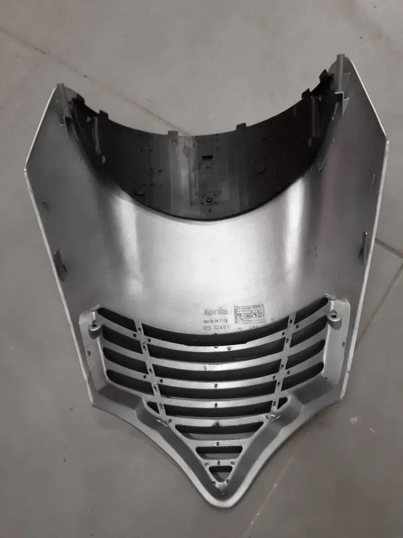 SCUDO FRONTALE LEONARDO 125 1999 /02 Aprilia (2)