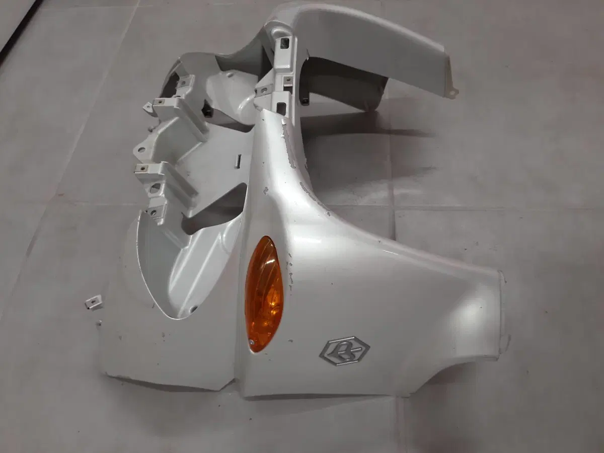 Carenatura Ant. PIAGGIO x9 125 250 500 (4)