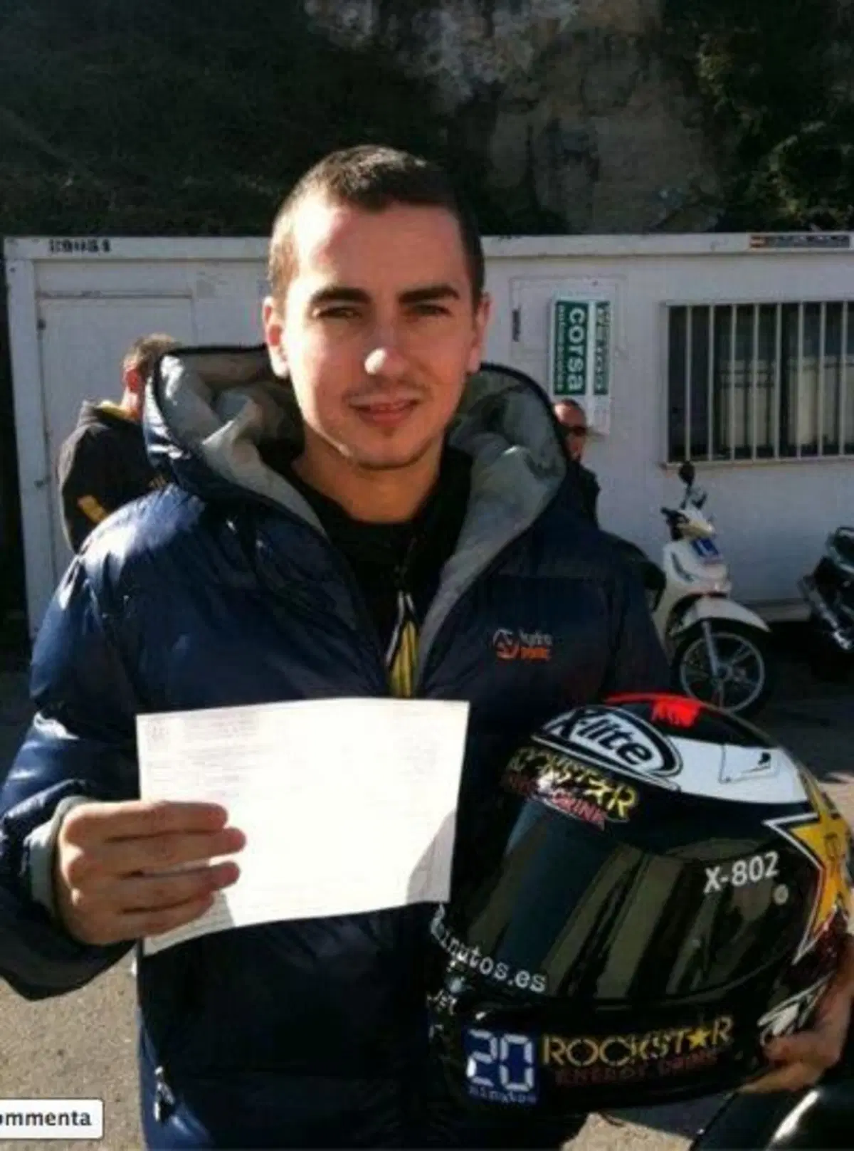 Jorge Lorenzo ha passato l'esame di guida per la patente della moto