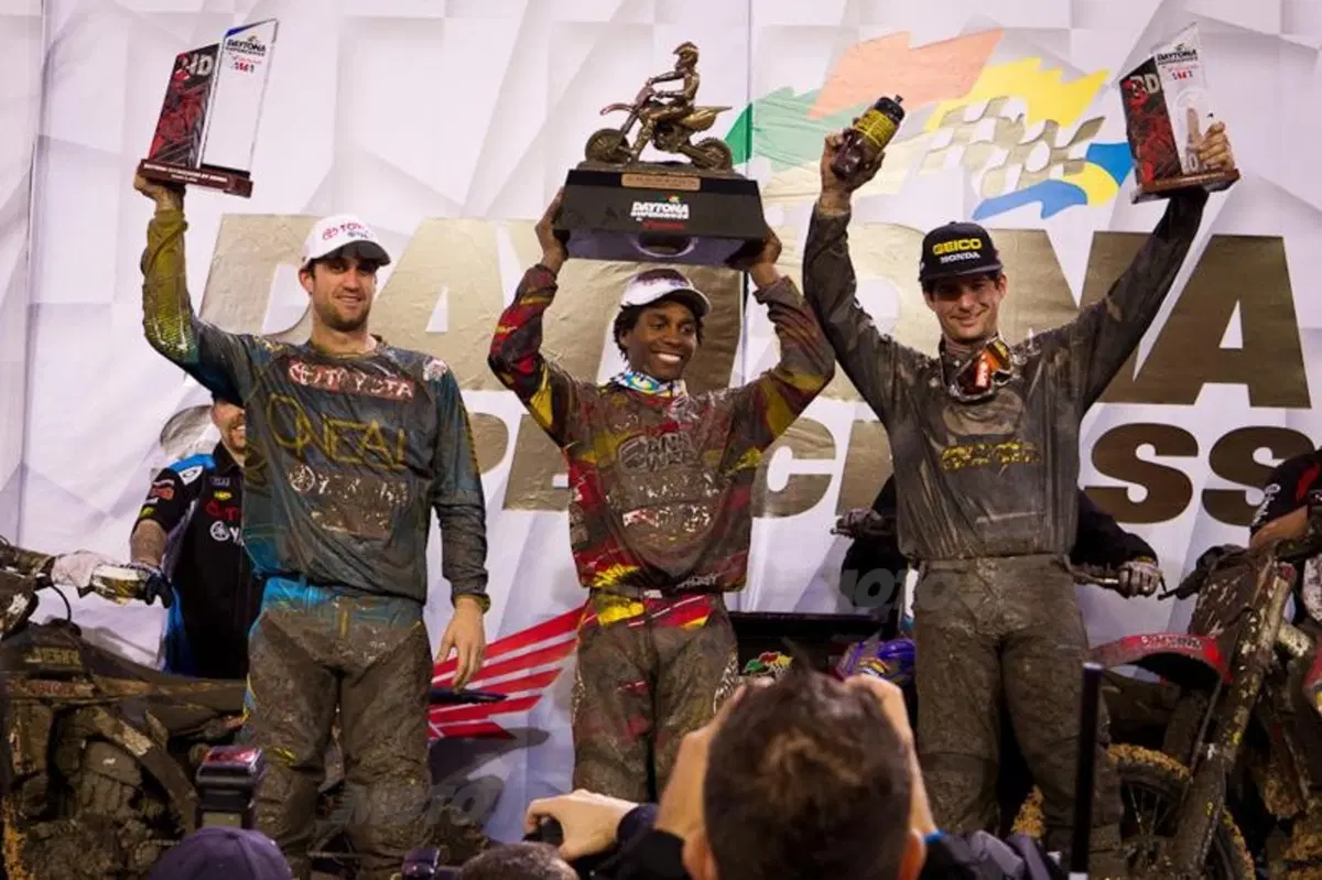 Supercross. A Daytona vince James Stewart