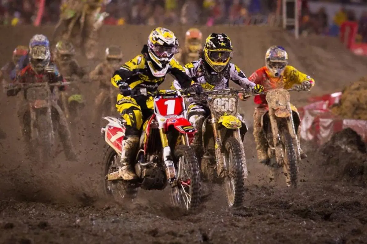 Supercross. A Daytona vince James Stewart (5)