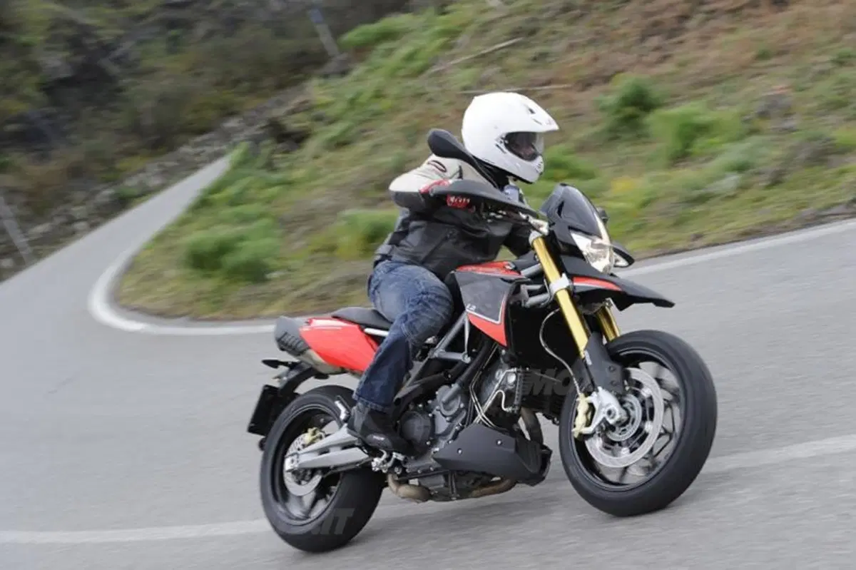 Aprilia Dorsoduro 1200 2012 