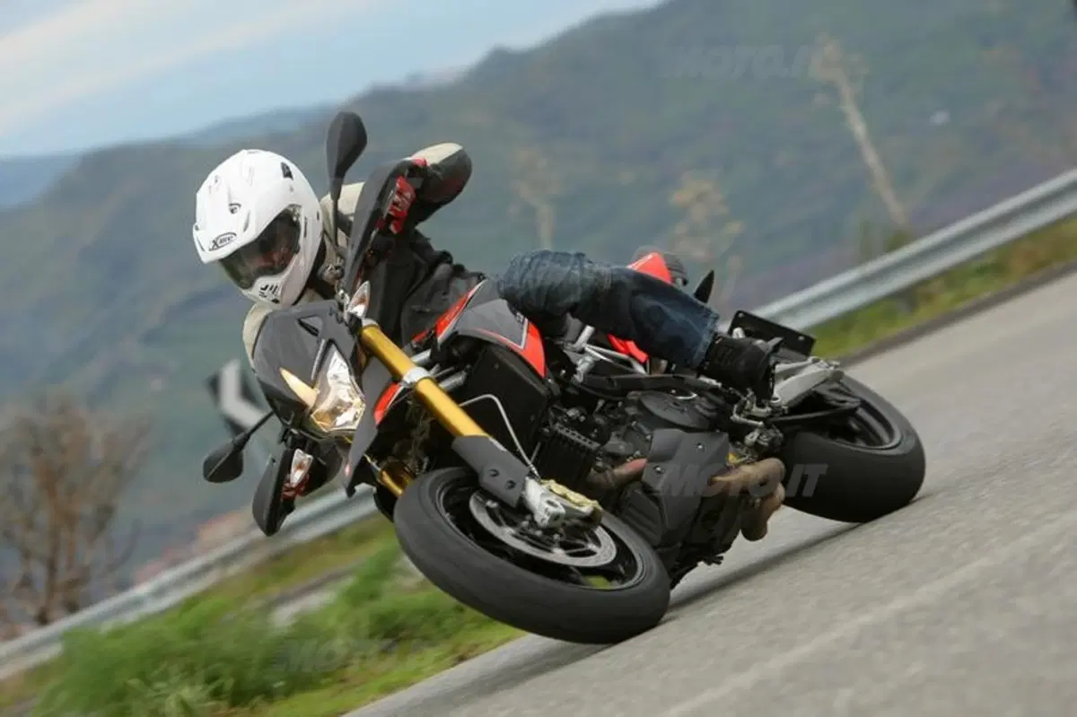 Aprilia Dorsoduro 1200 2012  (6)