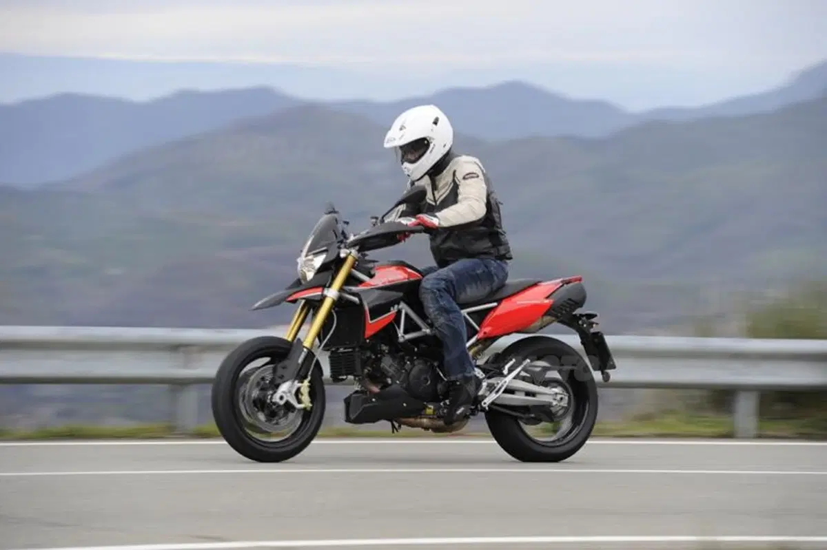 Aprilia Dorsoduro 1200 2012  (14)