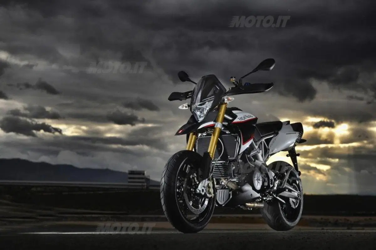 Aprilia Dorsoduro 1200 2012  (22)