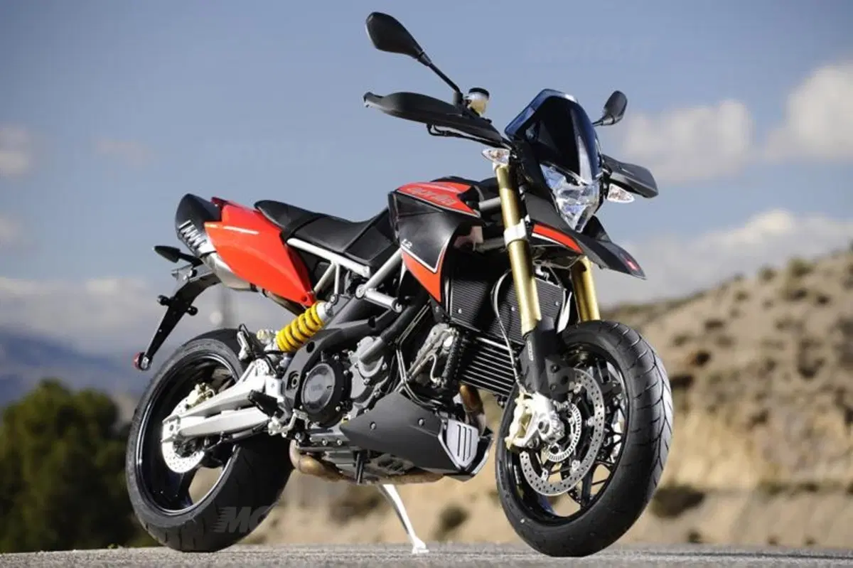 Aprilia Dorsoduro 1200 2012  (23)