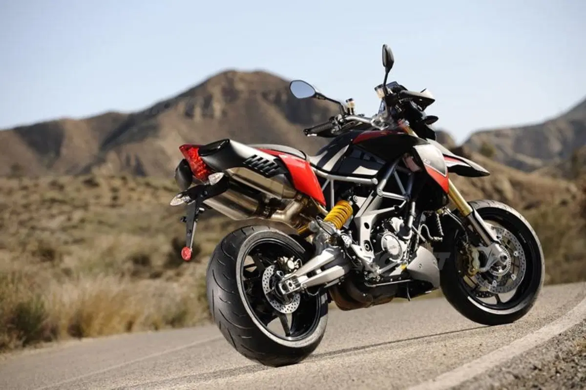 Aprilia Dorsoduro 1200 2012  (25)