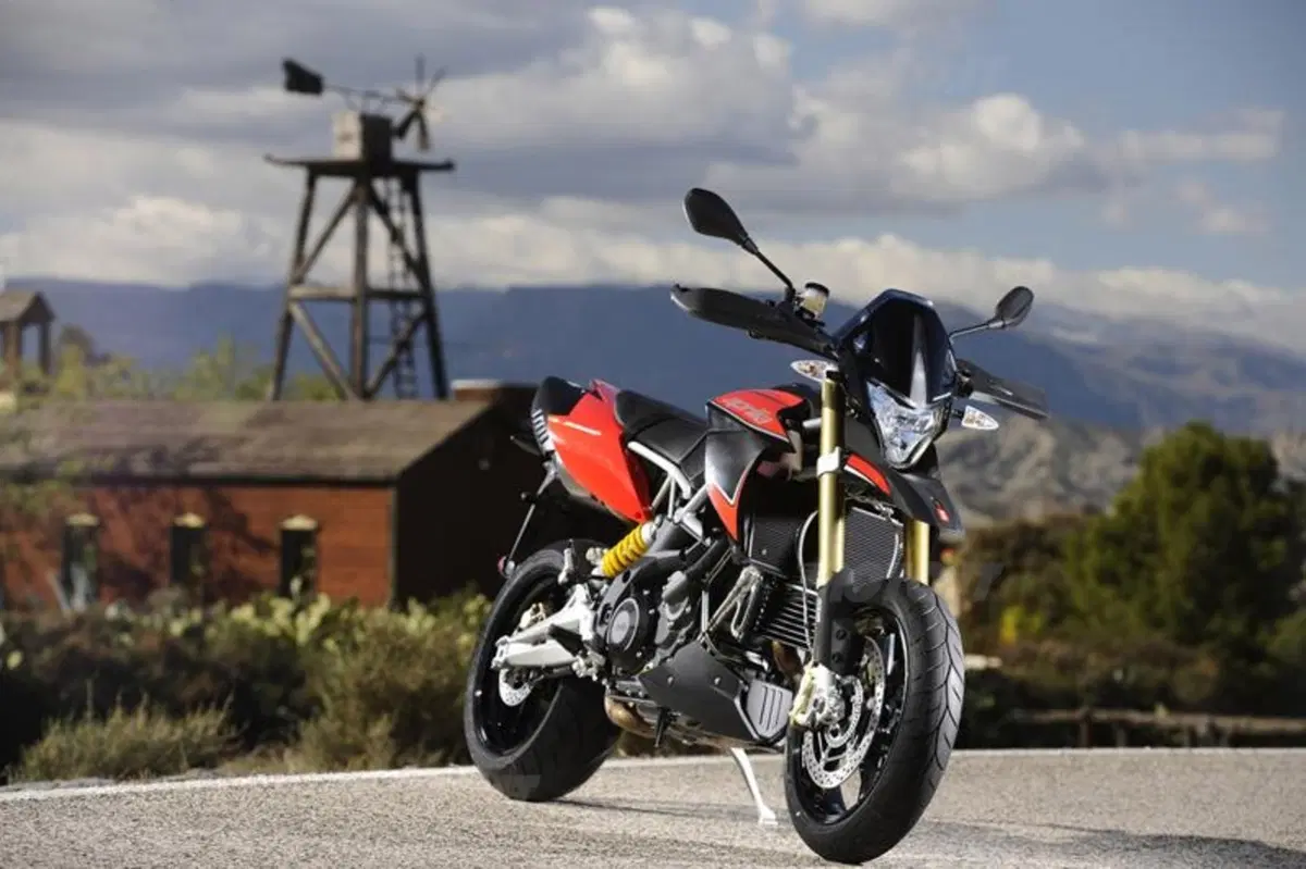 Aprilia Dorsoduro 1200 2012  (26)