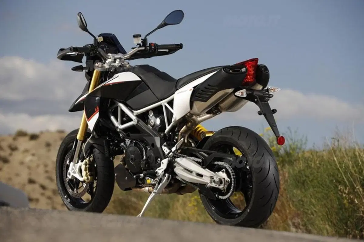 Aprilia Dorsoduro 1200 2012  (27)