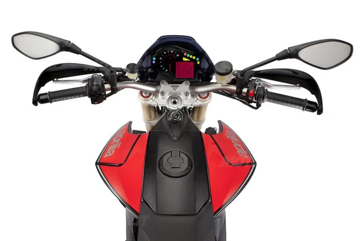Aprilia Dorsoduro 1200 2012  (40)