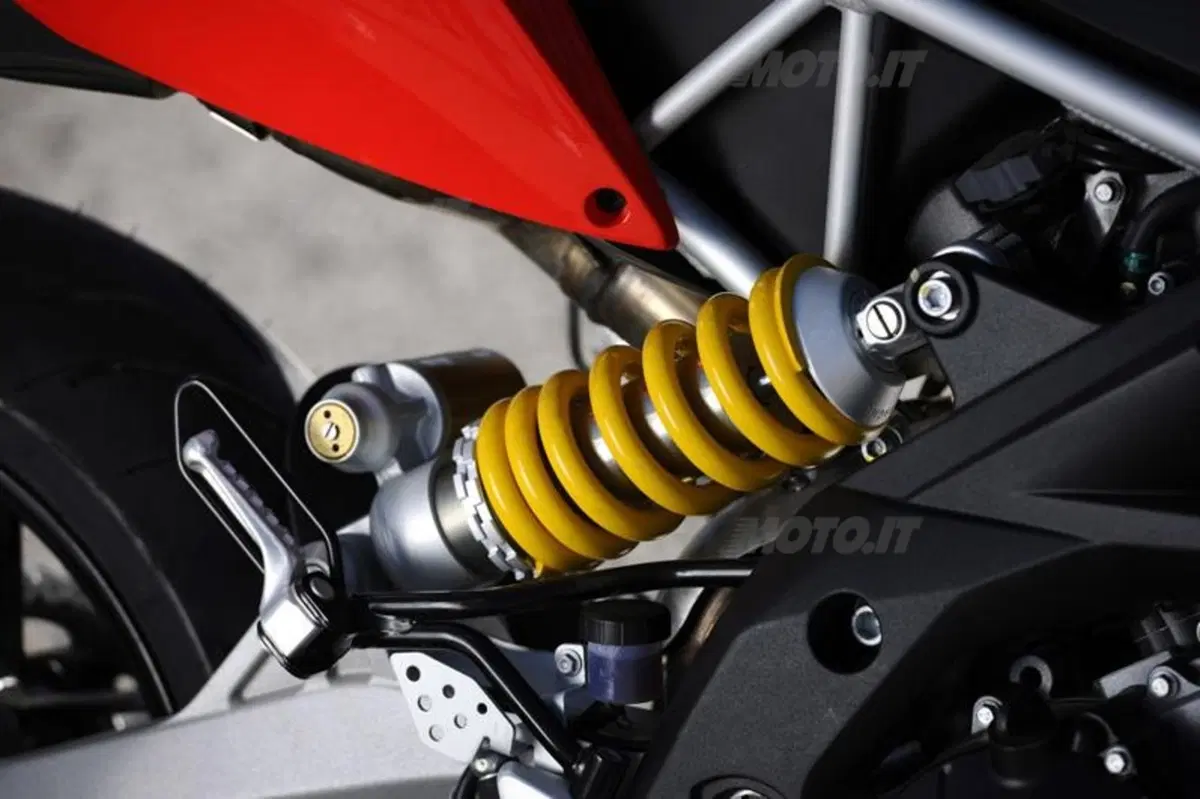 Aprilia Dorsoduro 1200 2012  (46)