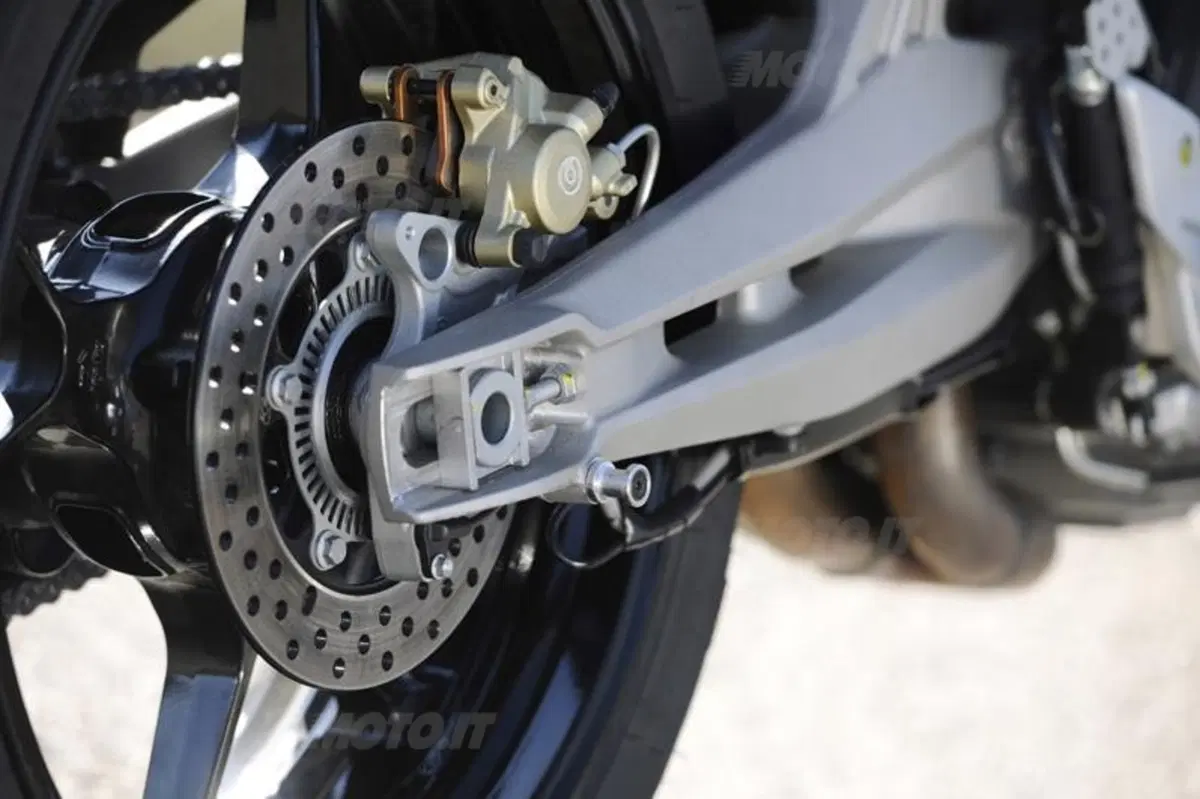 Aprilia Dorsoduro 1200 2012  (51)