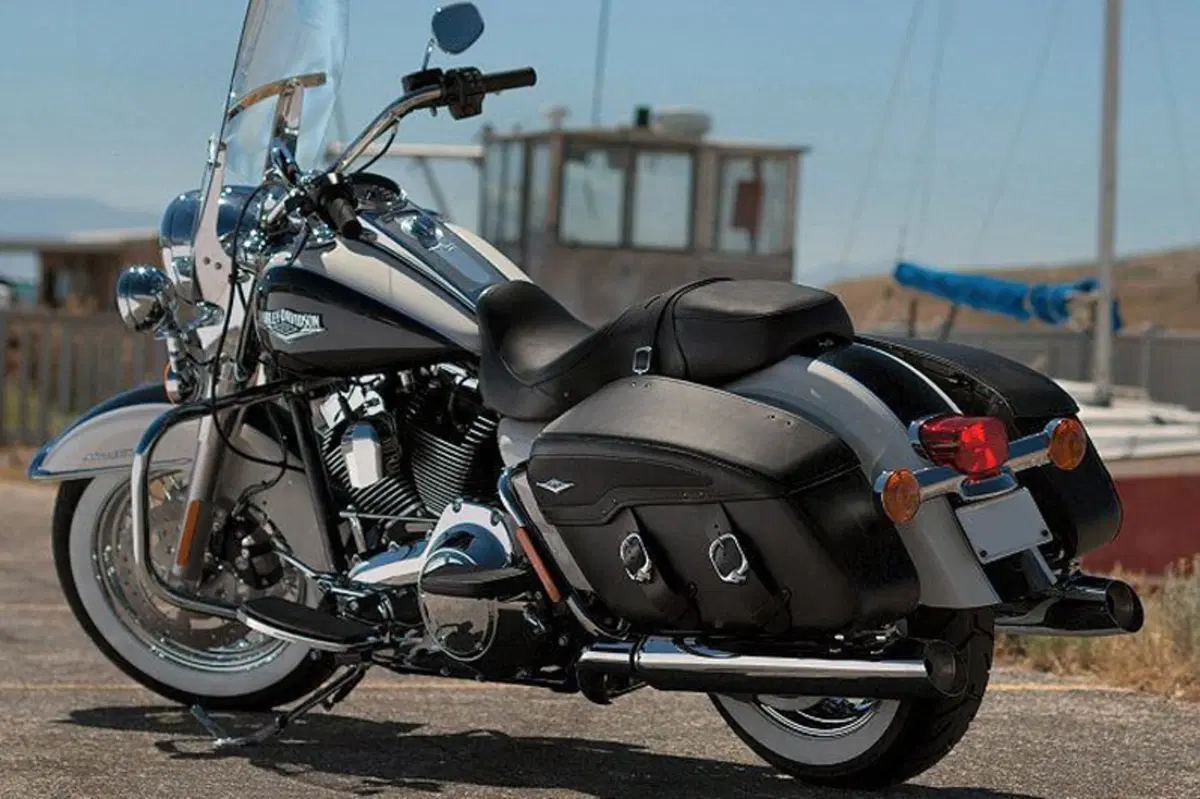 Harley-Davidson Touring 103 Road King Classic (2014 - 16) - FLHRC (3)