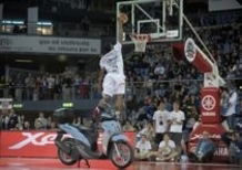 James White vince il Yamaha Xenter Slam Dunk Contest