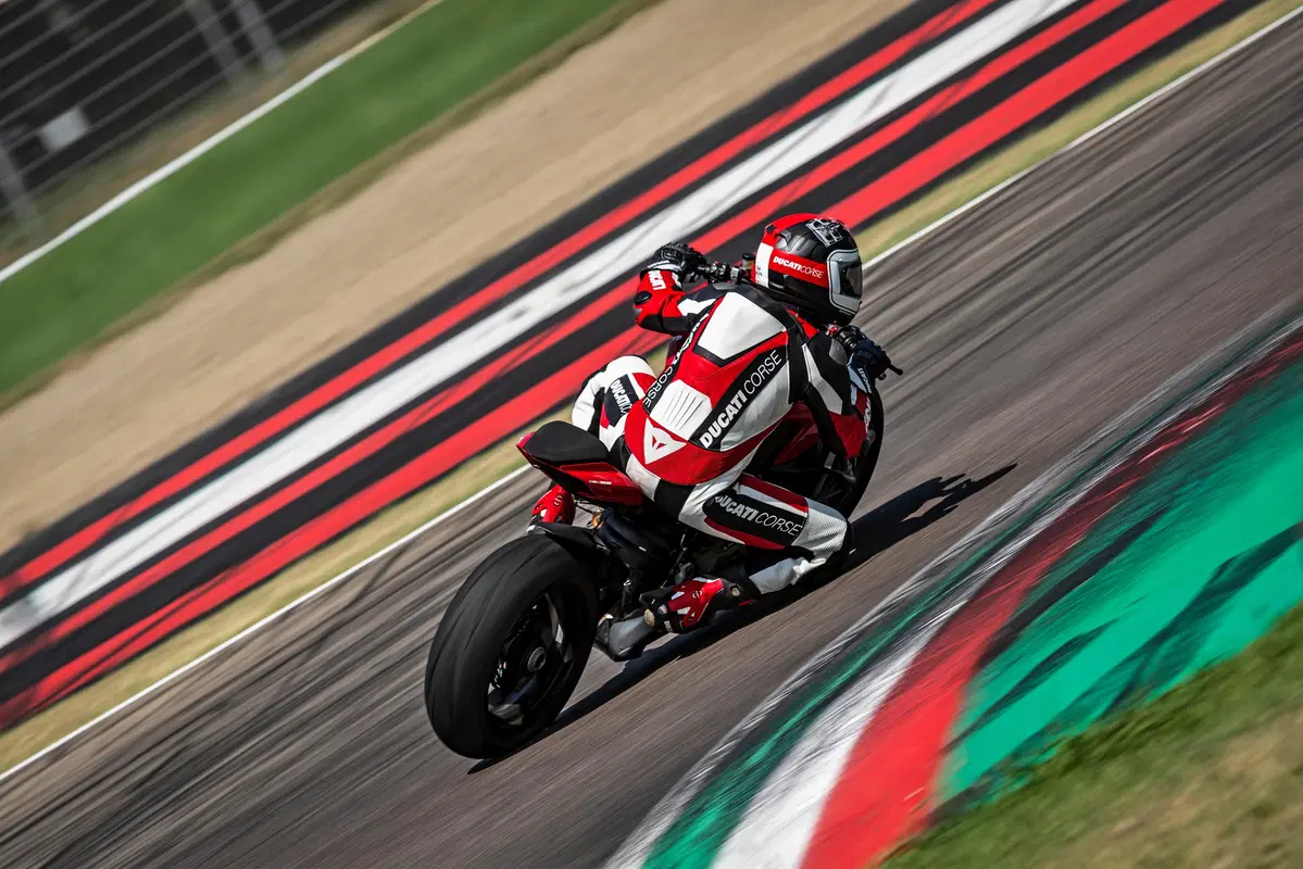 Ducati Streetfighter V4: foto, video, dati e prezzi (8)