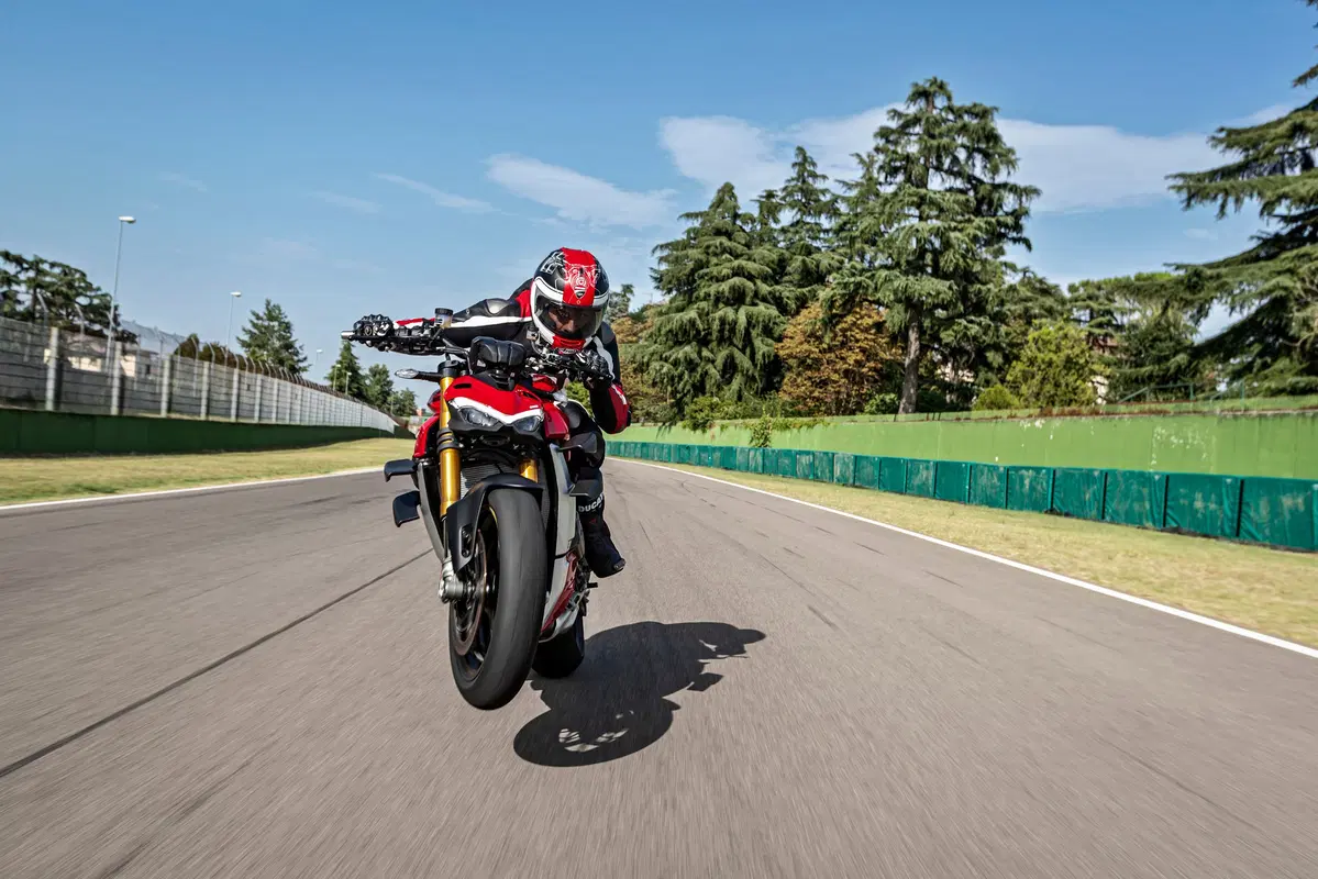 Ducati Streetfighter V4: foto, video, dati e prezzi (10)