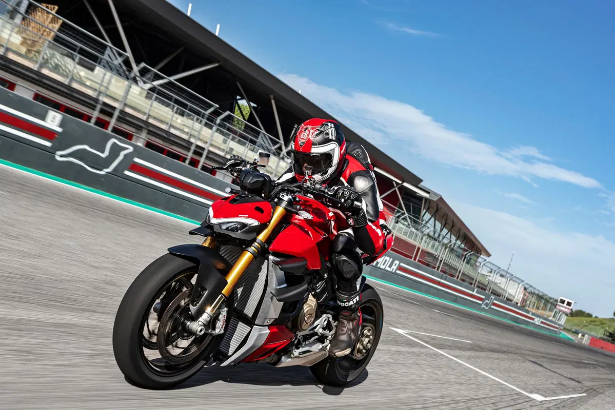 Ducati Streetfighter V4: foto, video, dati e prezzi (11)