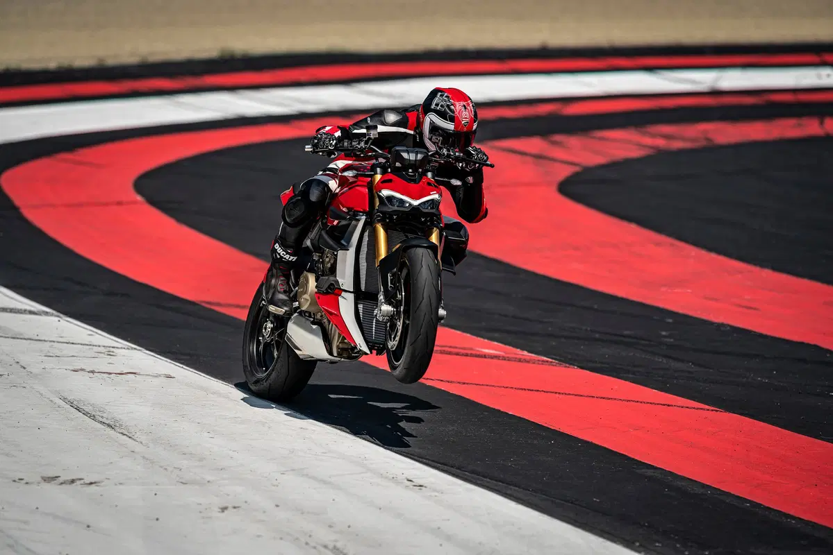 Ducati Streetfighter V4: foto, video, dati e prezzi (25)