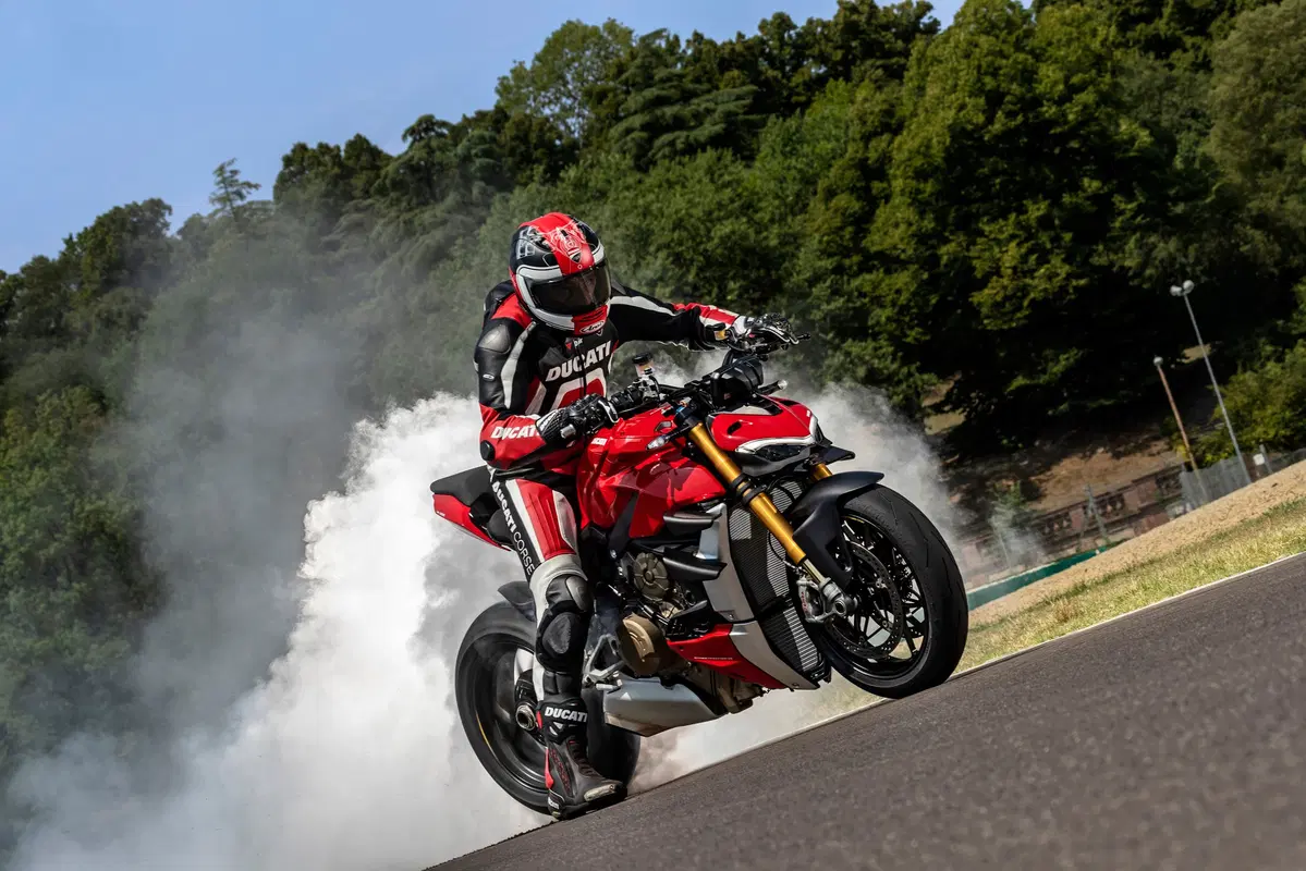 Ducati Streetfighter V4: foto, video, dati e prezzi (31)