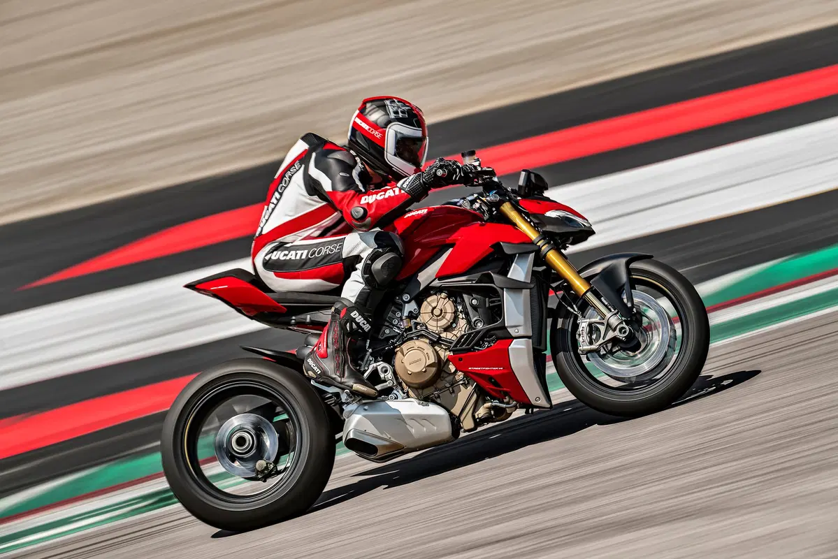 Ducati Streetfighter V4: foto, video, dati e prezzi (33)