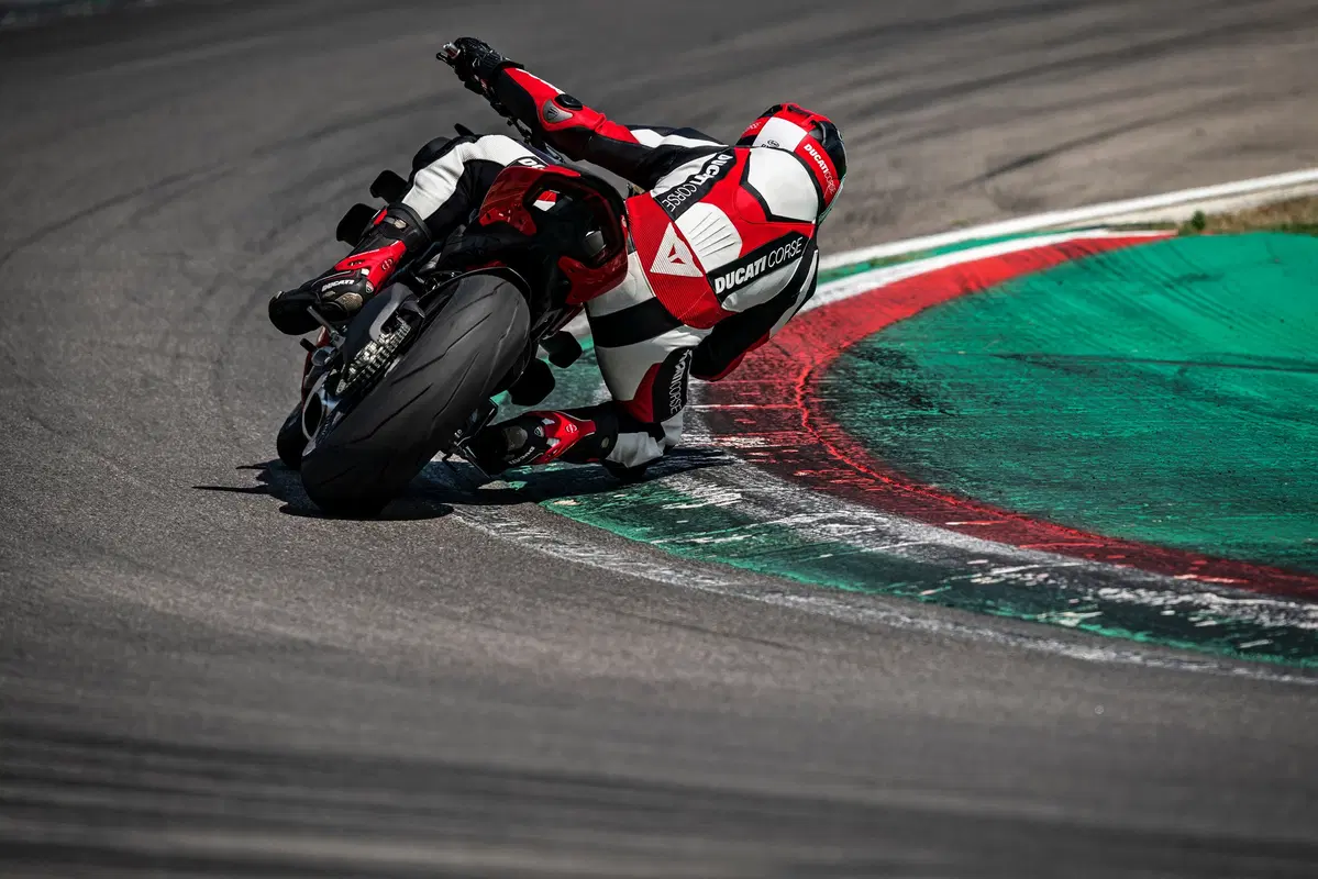 Ducati Streetfighter V4: foto, video, dati e prezzi (35)