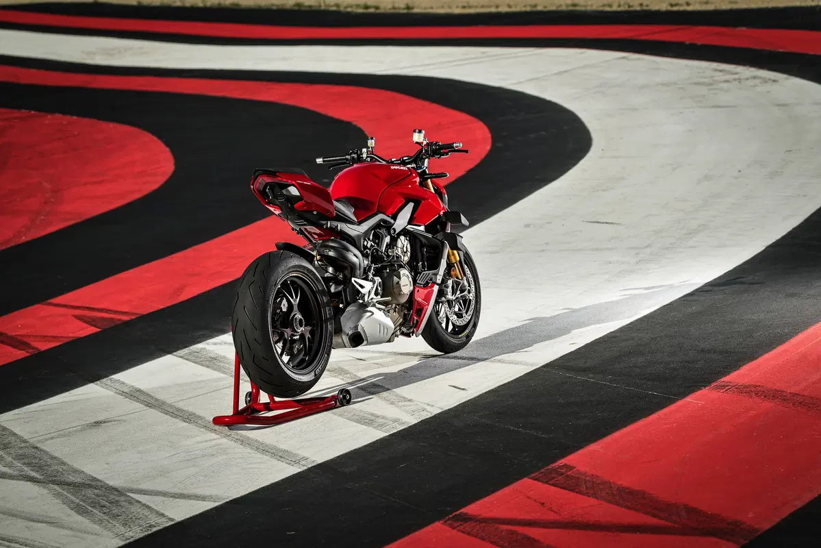 Ducati Streetfighter V4: foto, video, dati e prezzi (36)