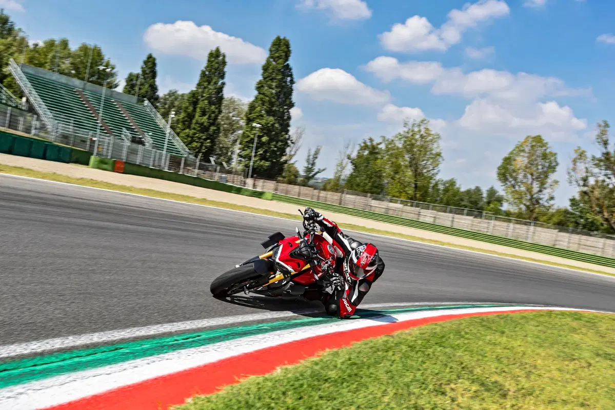 Ducati Streetfighter V4: foto, video, dati e prezzi (39)