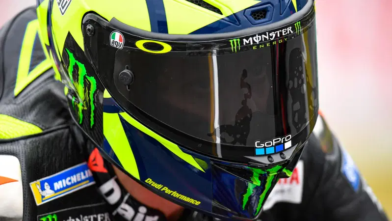 Valentino Rossi perde l'appello: risarcimento ai custodi