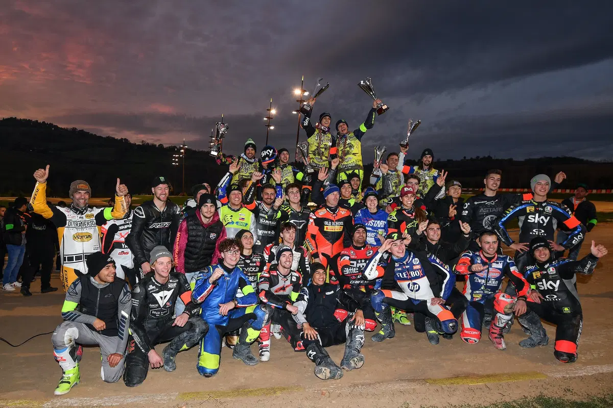 100 km dei campioni: vincono Valentino Rossi e Luca Marini (4)