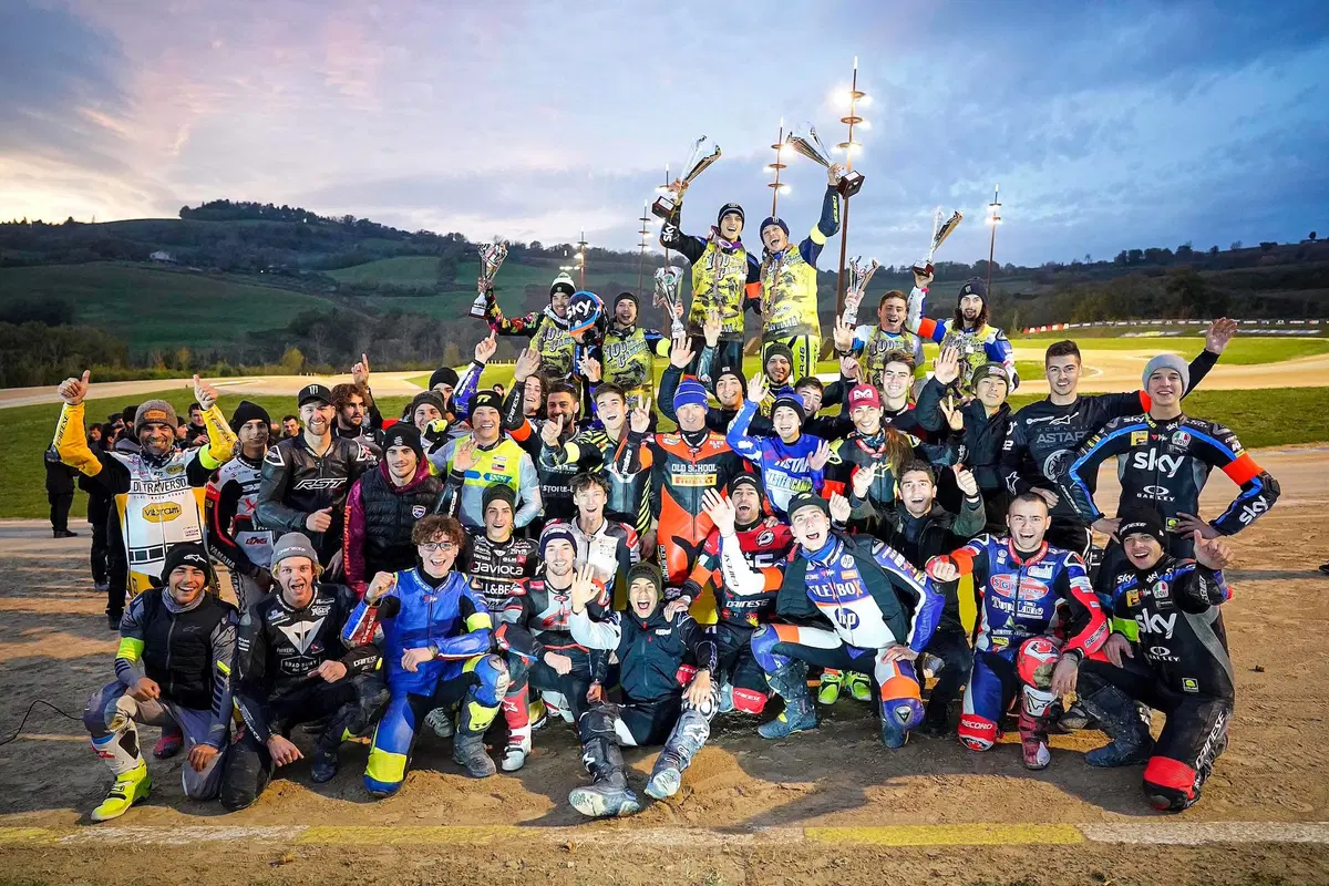100 km dei campioni: vincono Valentino Rossi e Luca Marini (5)