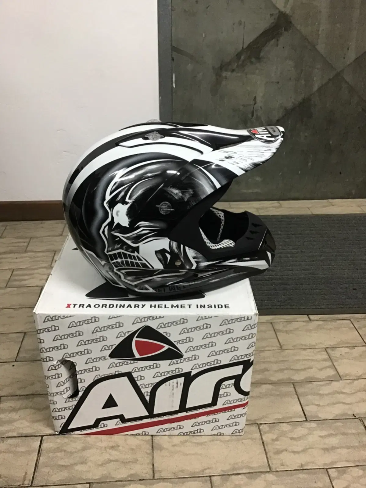Casco airoh Runner X-Factor (2)