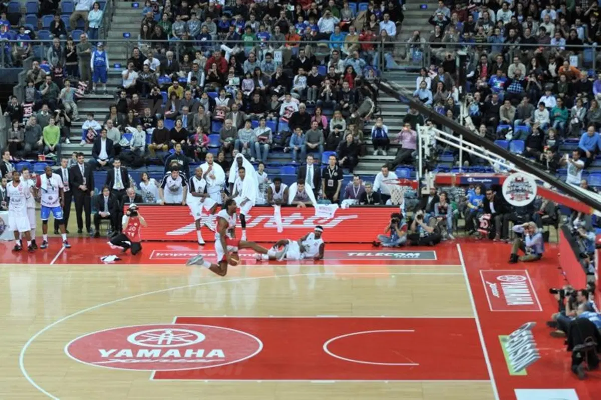 James White vince il "Yamaha Xenter Slam Dunk Contest" (4)