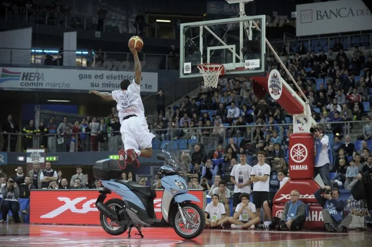 James White vince il "Yamaha Xenter Slam Dunk Contest" (7)