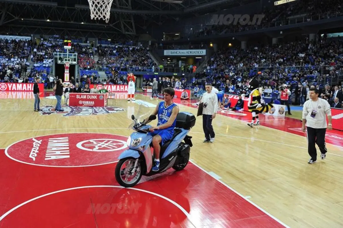 James White vince il "Yamaha Xenter Slam Dunk Contest" (10)