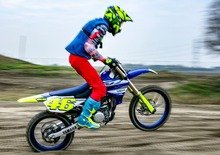 Valentino Rossi: allenamento con la moto da cross [VIDEO]