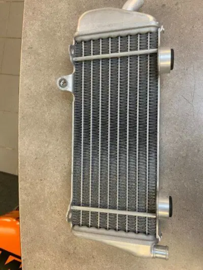 RADIATORE NUOVO KTM CODICE 77035007300