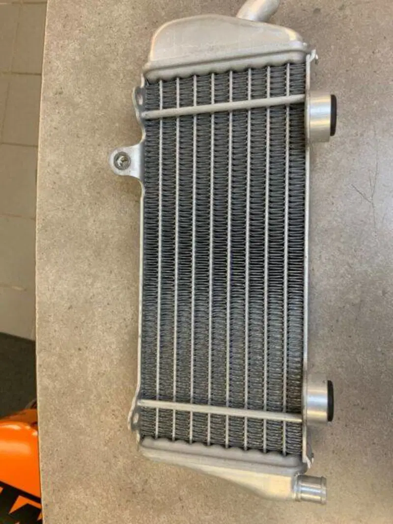 RADIATORE NUOVO KTM CODICE 77035007300