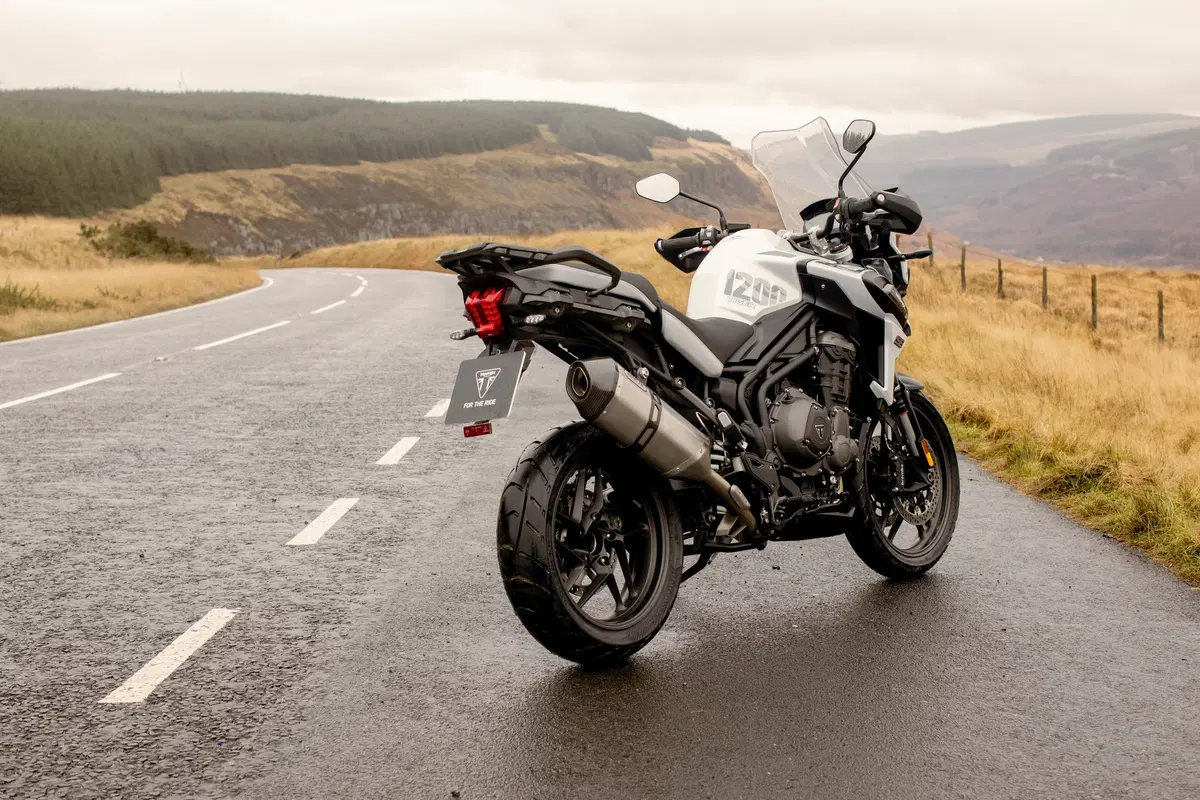 Triumph Tiger 1200, le nuove Desert e Alpine Edition 2020 (6)