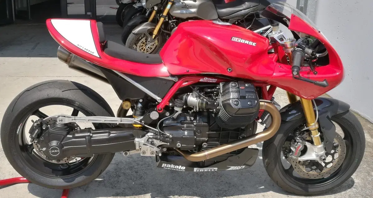 Le Moto Guzzi di serie trasformate da Guareschi Corse (5)