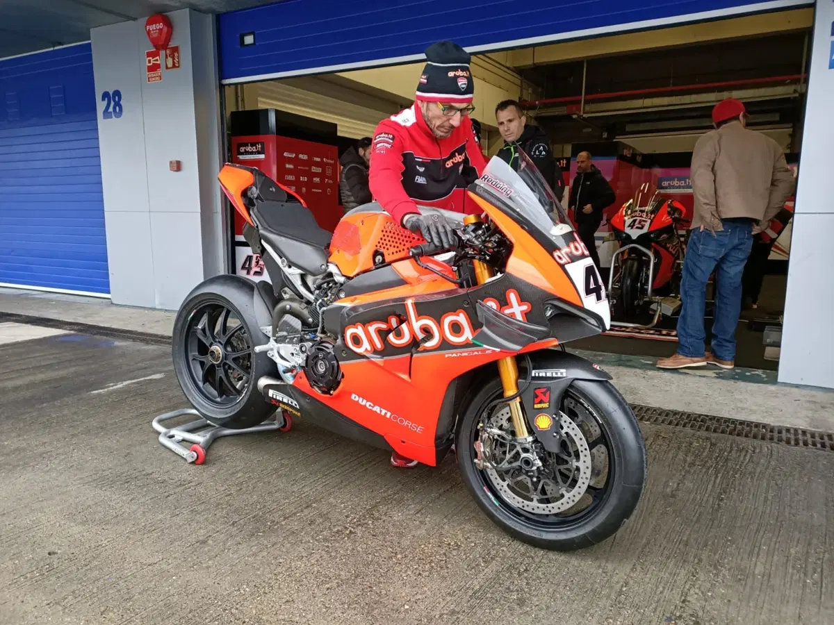 Test SBK. Debutto bagnato per la nuova Honda (5)