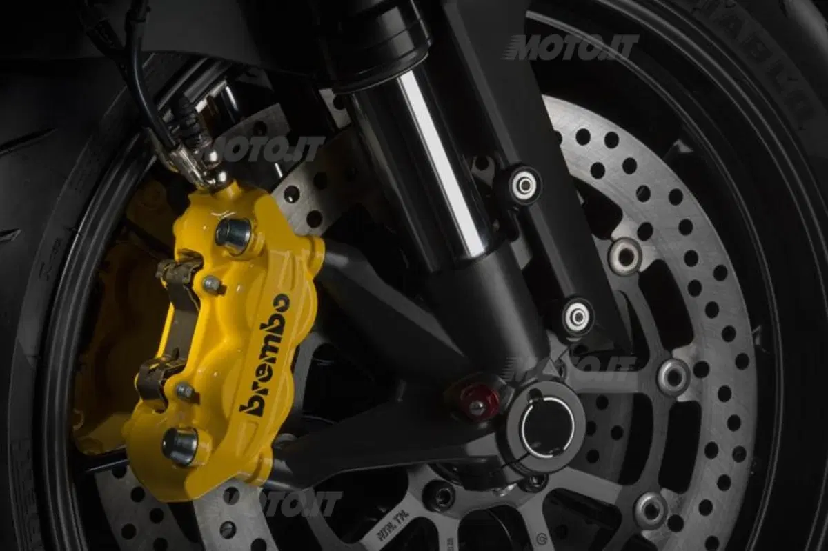 Moto e moda: Ducati Monster Diesel (3)