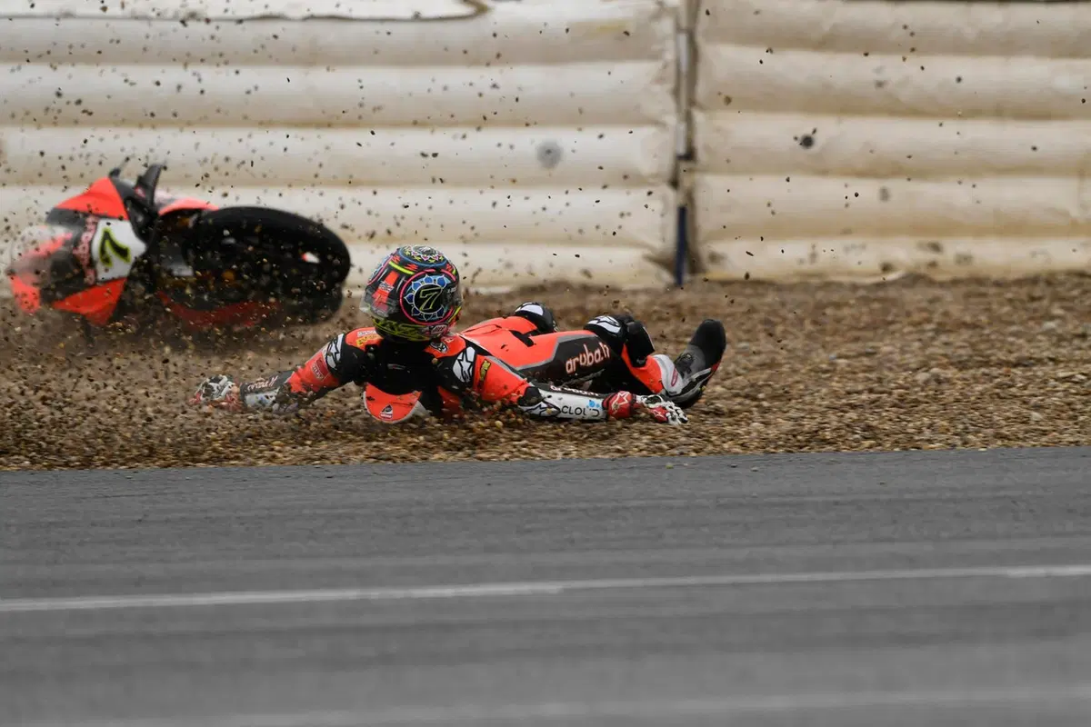 Haslam è il più veloce sotto la pioggia a Jerez (3)