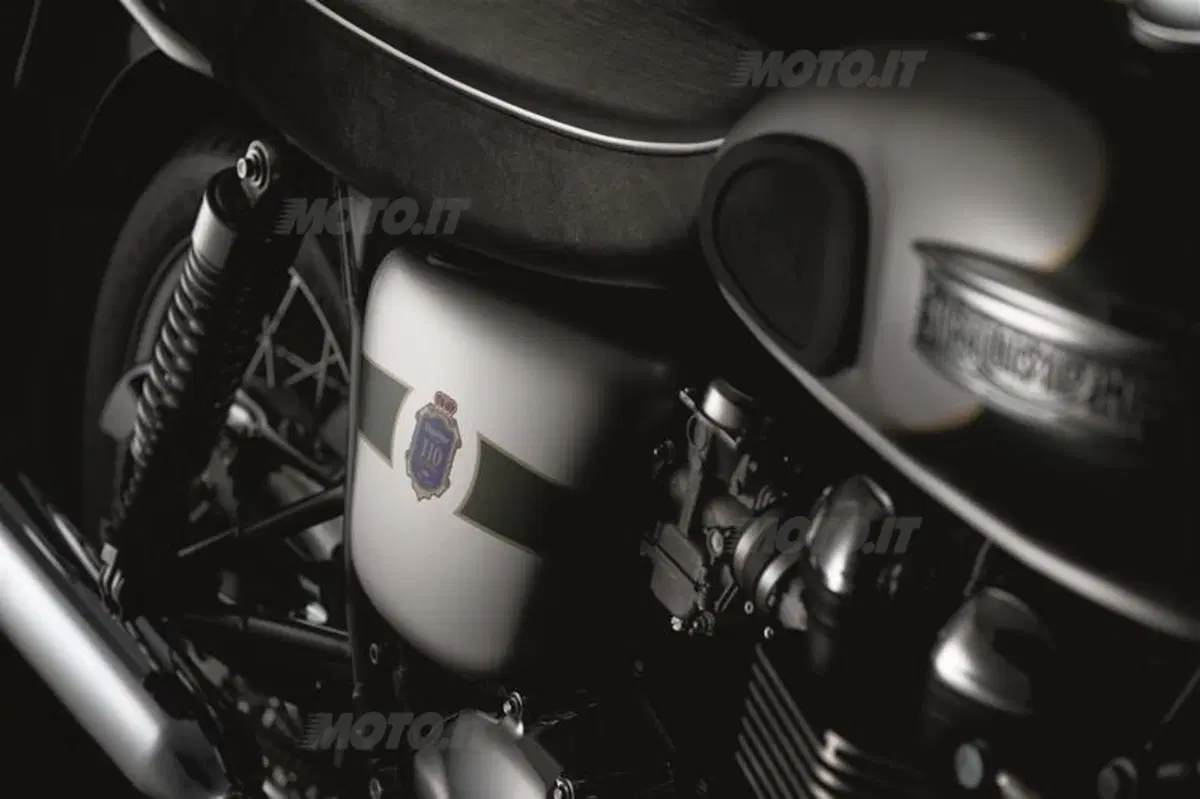 Triumph Bonneville T100, 110° anniversario (3)