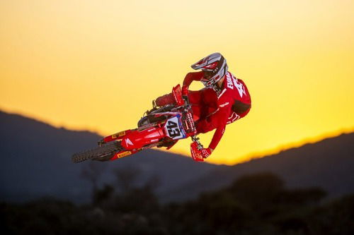 MXGP Team HRC: nuova Honda 450, e con Gajser arriva Evans  (3)